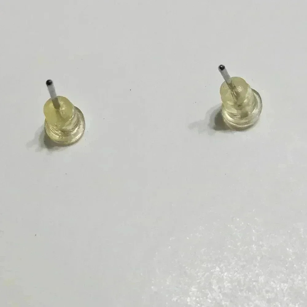 New sea turtle dainty stud earrings! - Picture 2 of 2